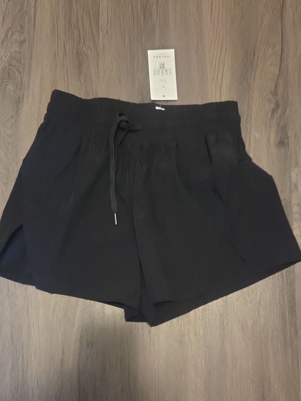 HALARA Black Athletic Drawstring Short with Side Pockets